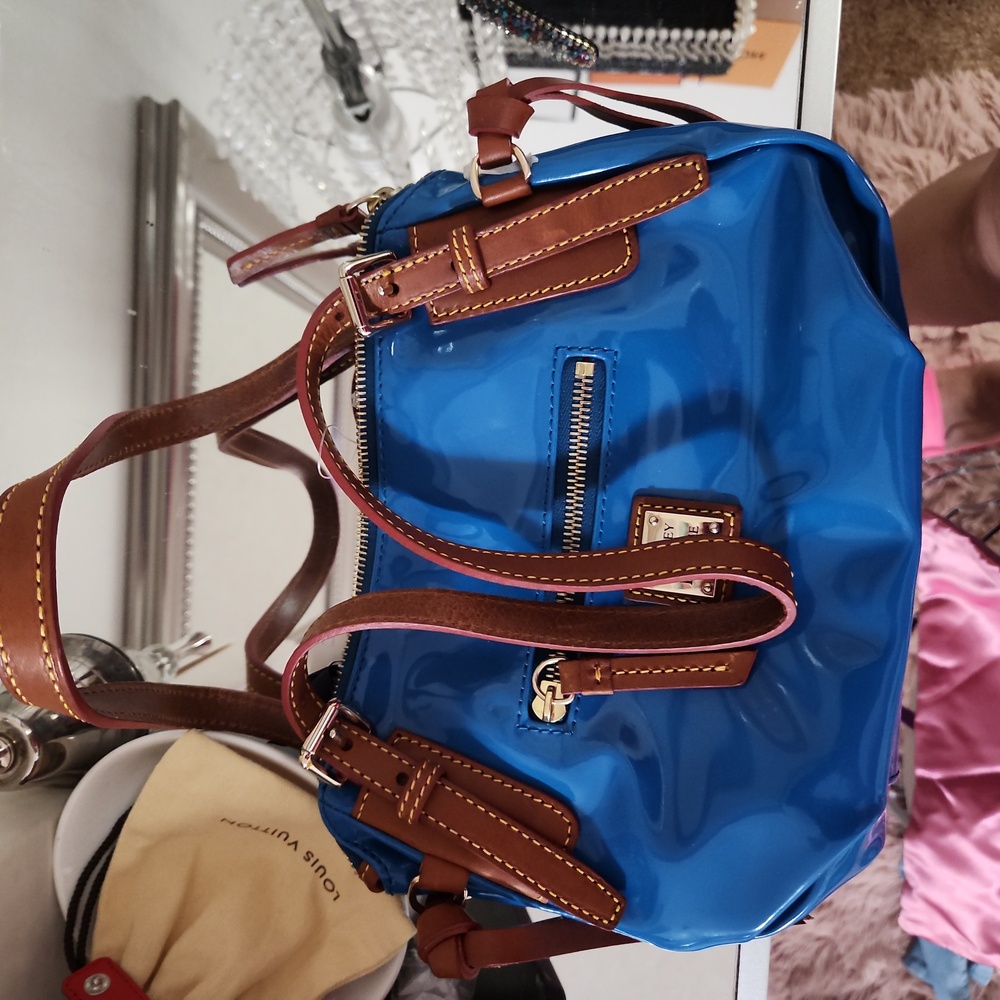 BRAND NEW DOONEY AND BOURKE HANDBAG